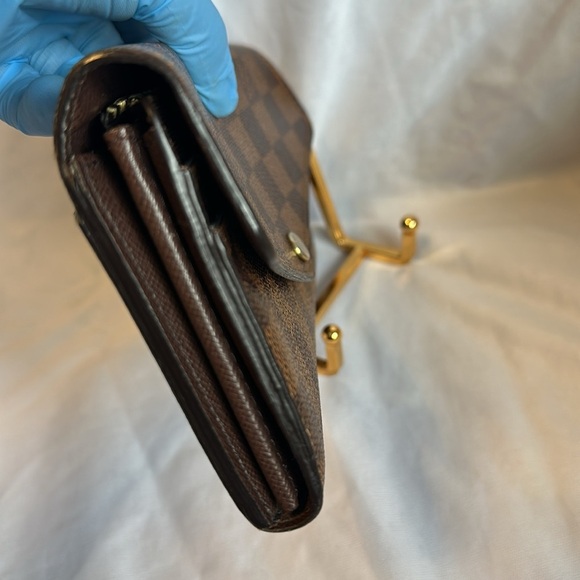 EUC: Louis Vuitton Sara Damier Ebene Long wallet. Very clean. Can use chain: - Picture 4 of 16